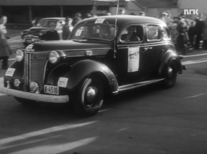 1937 De Soto De Luxe [S-3]