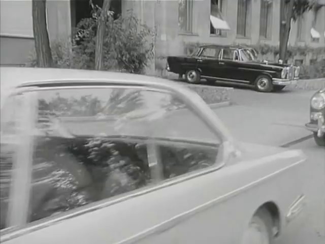 Mercedes-Benz 220 S [W111]