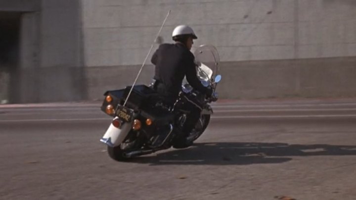 Harley-Davidson FLHP Electra Glide