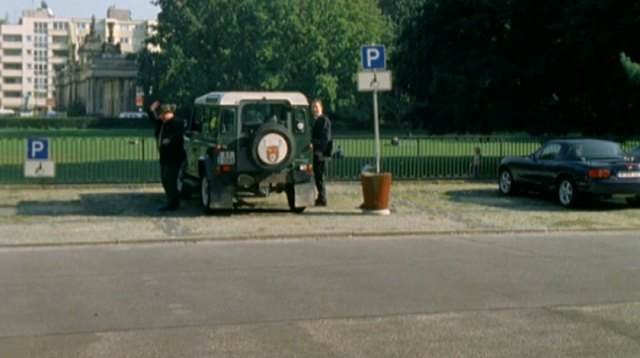 Land-Rover Defender 90