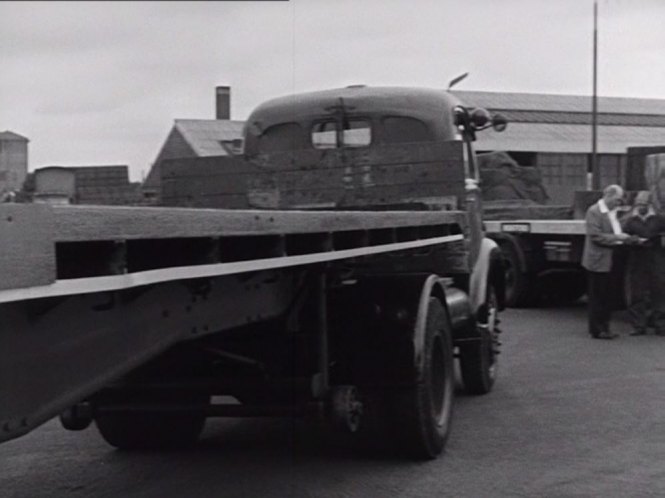 1954 Guy Otter Mk.II 8-10 ton Tractor Unit - British Road Services