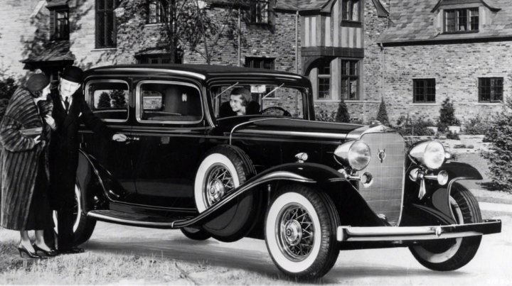 1932 Cadillac Series 355-B Town Sedan