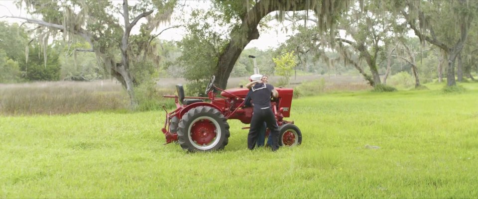 International Harvester Farmall 140