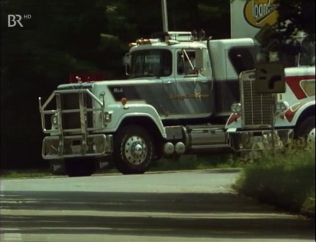 Mack Super-Liner