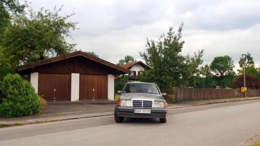 1993 Mercedes-Benz 220 TE [S124]