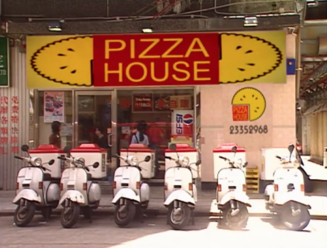 Piaggio Vespa Pizza Hut