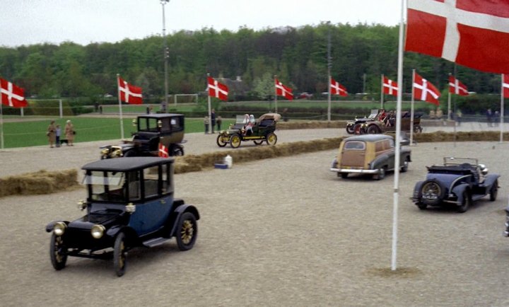 1918 Detroit Electric Model 75 Brougham