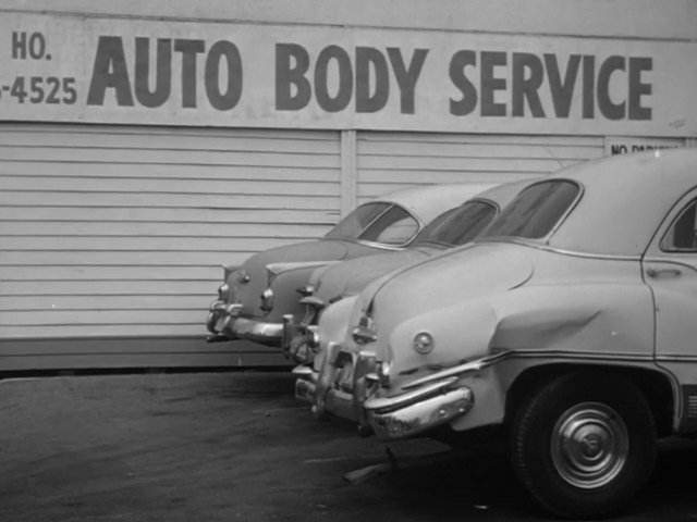 1951 Pontiac Chieftain De Luxe 4-door Sedan [2569D]