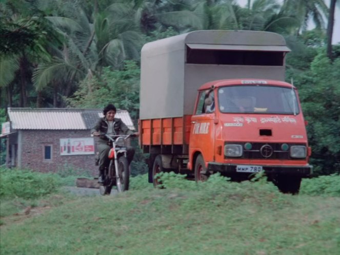 Bajaj-Tempo Matador F305