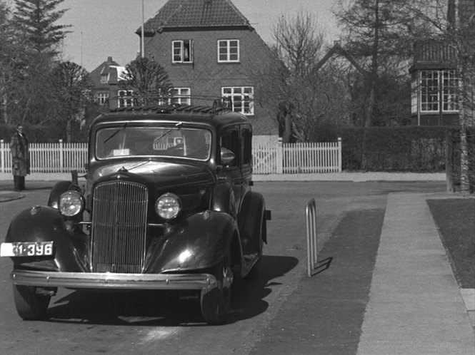 1934 Pontiac Eight Four-Door Sedan [34309]