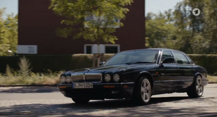 1995 Jaguar Sovereign [X300]