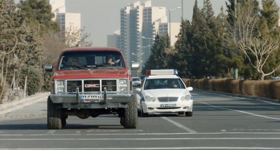 1985 Chevrolet Suburban Custom Deluxe (w/ a GMC grille) [K-20]