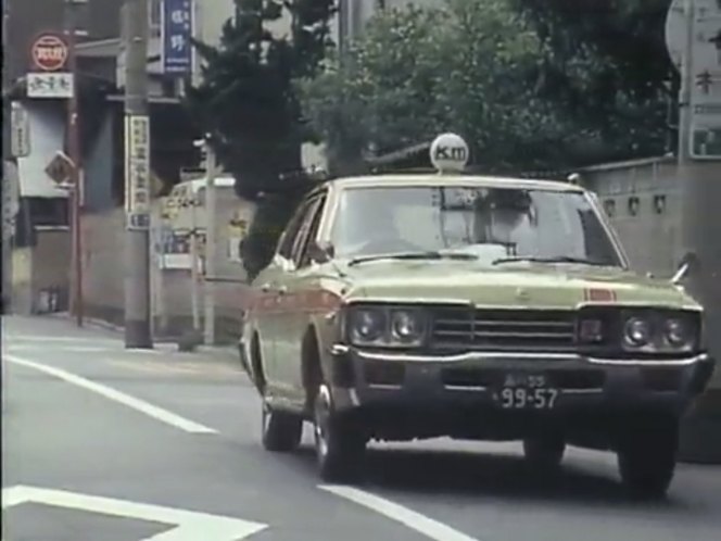 Nissan Cedric [330]