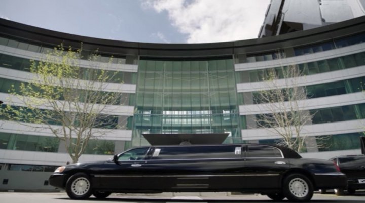 1998 Lincoln Town Car Stretched Limousine