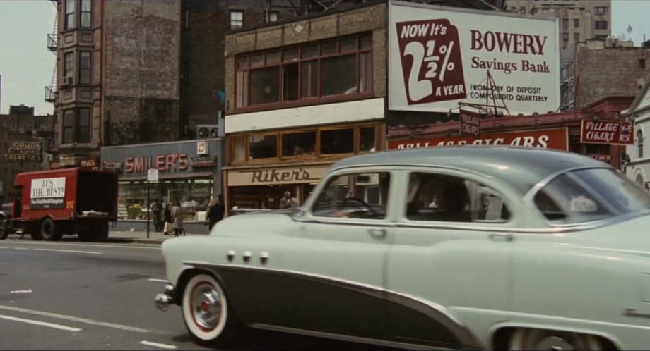 1952 Buick Special 4-door Tourback Sedan [41-D]