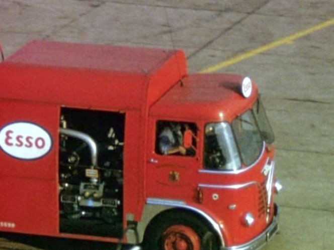 Foden S20 Python Aircraft Refueller Esso