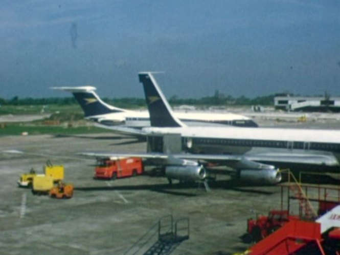 Bedford TK Airport Service Tanker - BEA