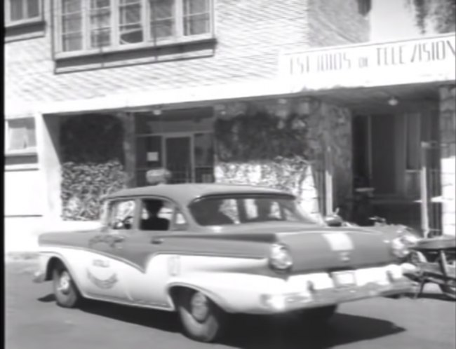 1957 Ford Custom 300 Fordor Sedan