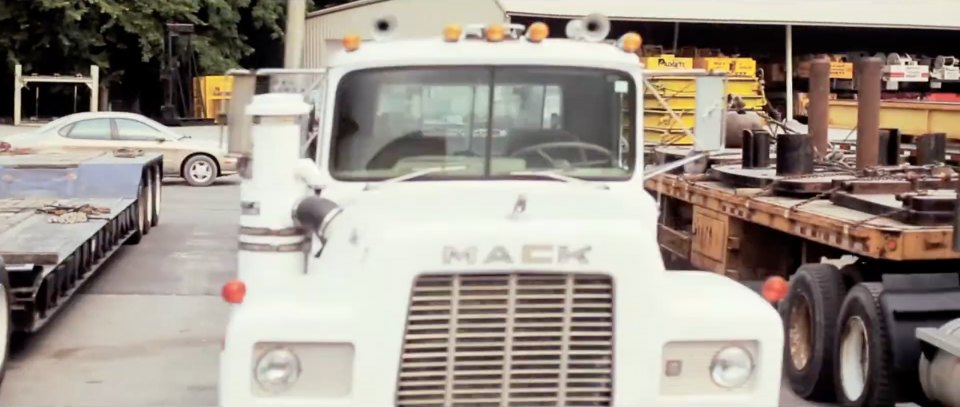 Mack R-Series