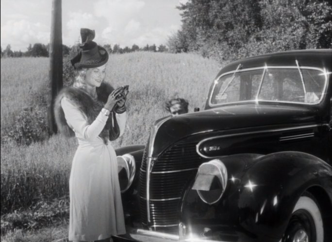 1939 Ford V8 Standard Fordor Sedan [922A]