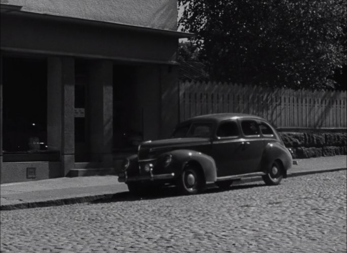 1939 Mercury Eight Town Sedan [99A-73]