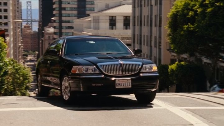 2003 Lincoln Town Car