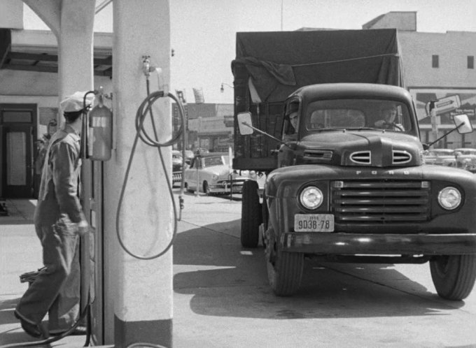 1948 Ford F-6