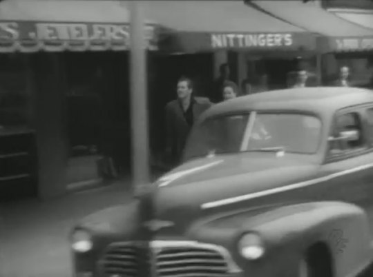 1942 Chevrolet Master De Luxe Sport Sedan [BG]