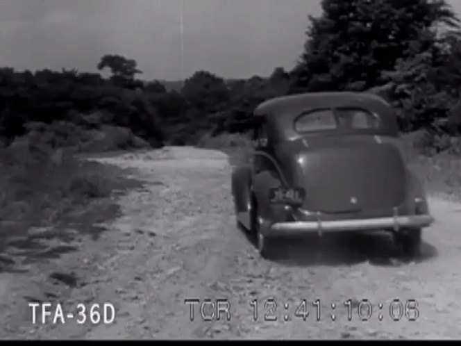 1937 Ford V8 De Luxe Fordor Sedan [78]