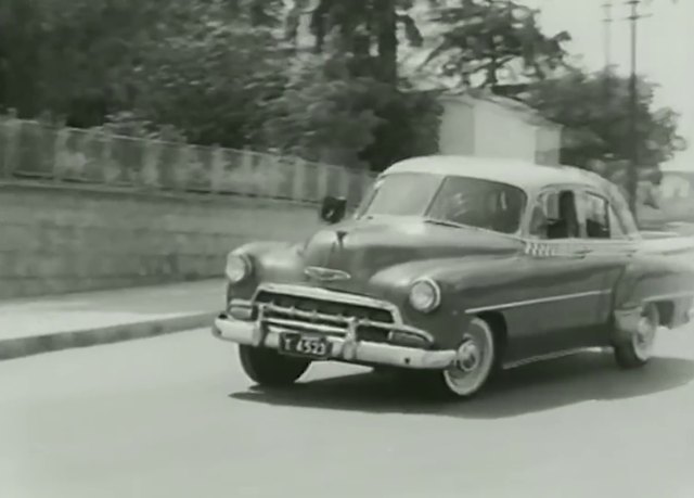 1952 Chevrolet Styleline De Luxe 4-door Sedan [2103]