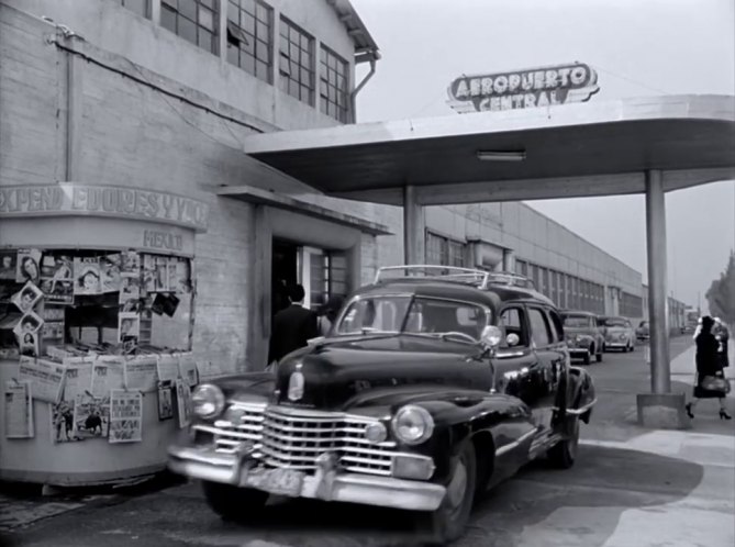 1942 Cadillac Series 67 Touring Sedan [6719]