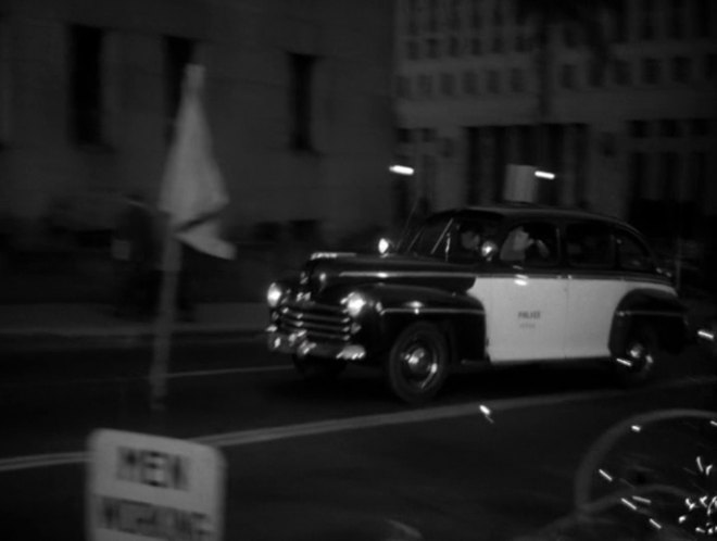 1947 Ford De Luxe Fordor Sedan [73A]