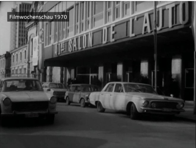 1963 Plymouth Valiant V-200 4-door Sedan [TV1-H 133]