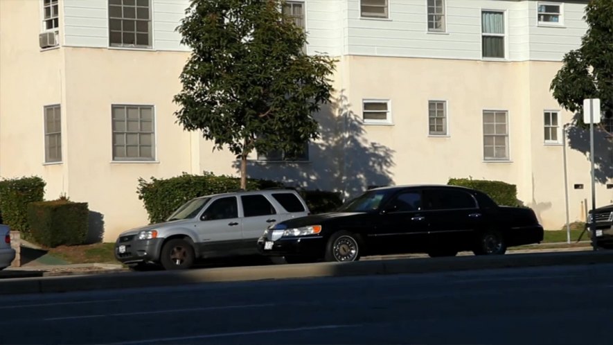 2000 Lincoln Town Car L