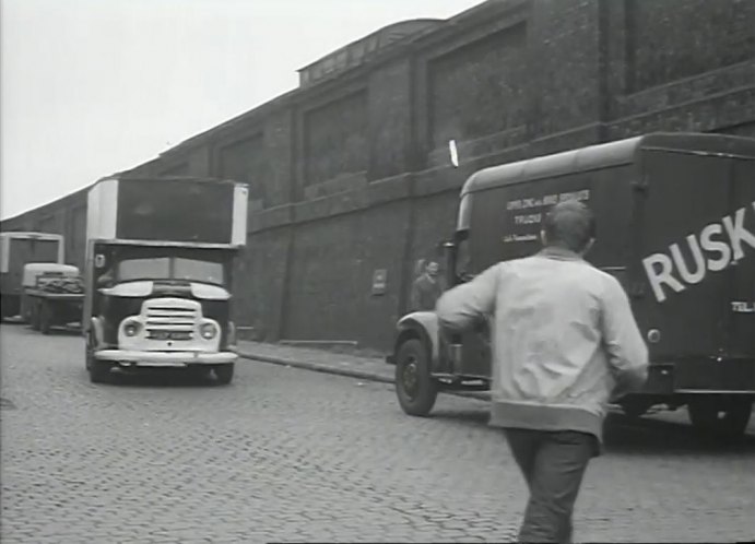 1953 Karrier Bantam Luton Van [F]