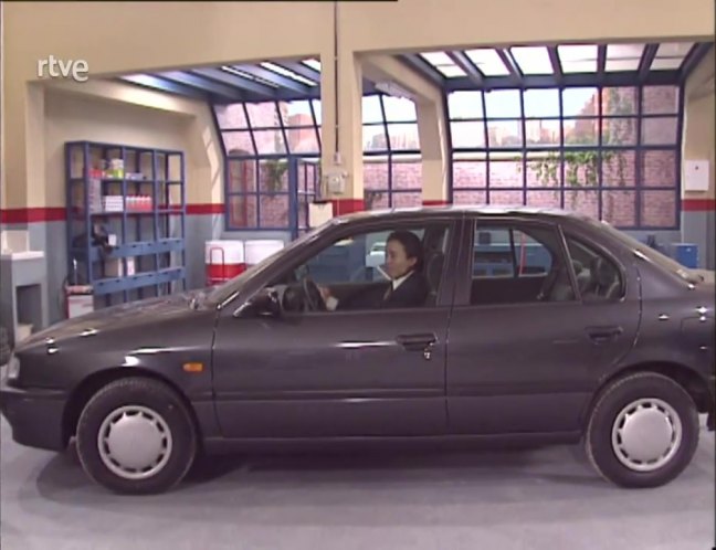 1991 Nissan Primera [P10]