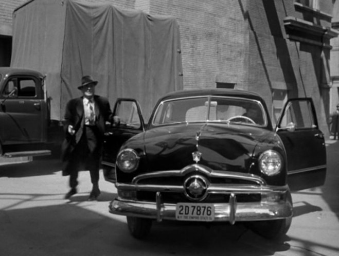 1950 Ford Custom De Luxe Fordor Sedan [73B]