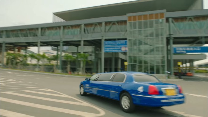 2006 Lincoln Town Car Stretched Limousine