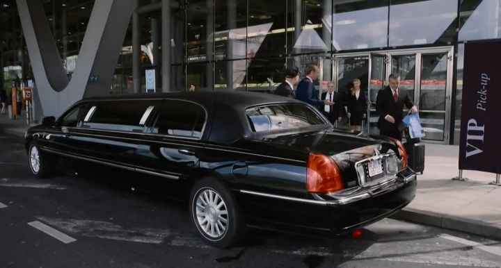 2003 Lincoln Town Car Stretched Limousine