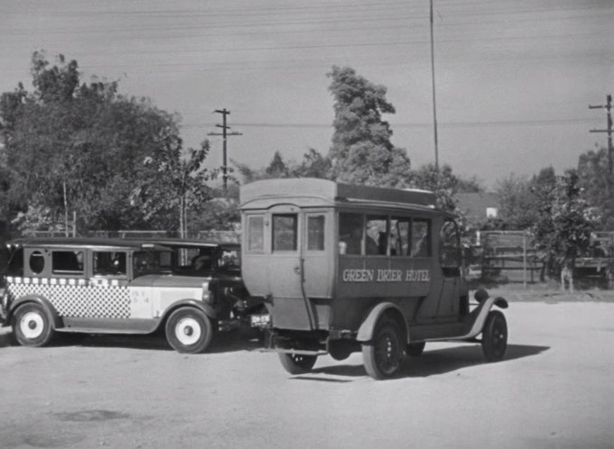 1928 Peerless 6-60 Taxicab