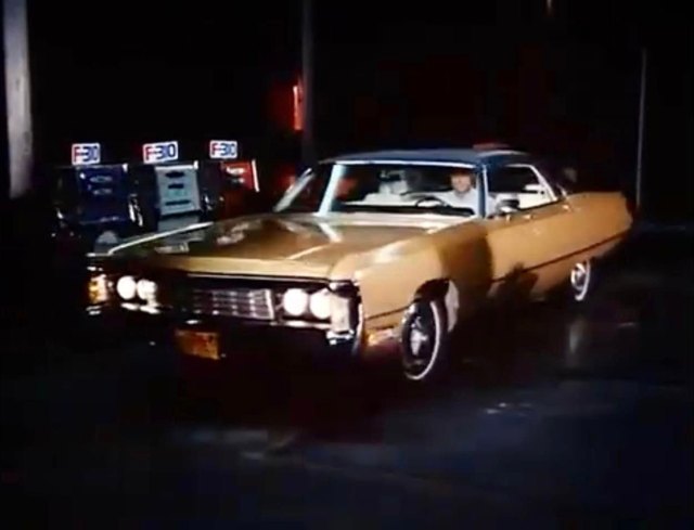 1971 Imperial LeBaron Four-Door Hardtop [GY-M-43]