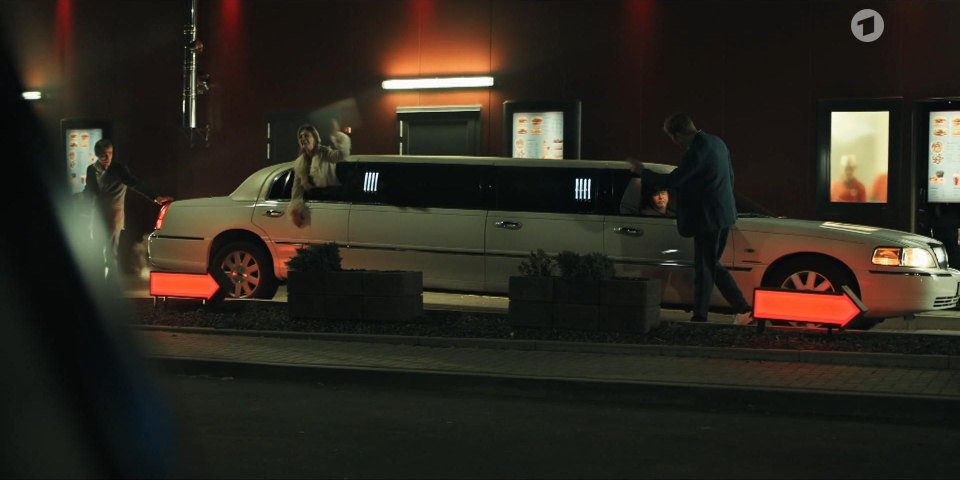 2003 Lincoln Town Car Stretched Limousine