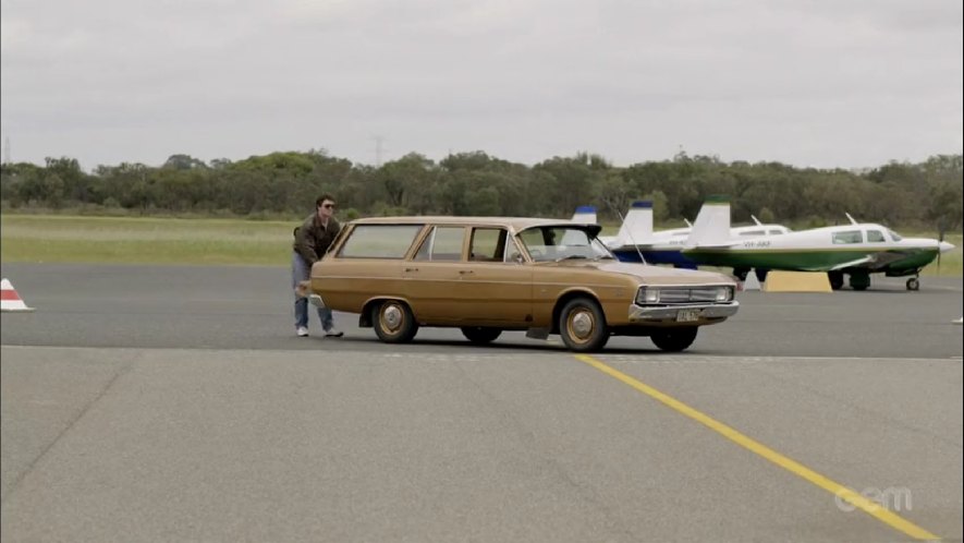 1970 Chrysler Valiant Safari [VG]