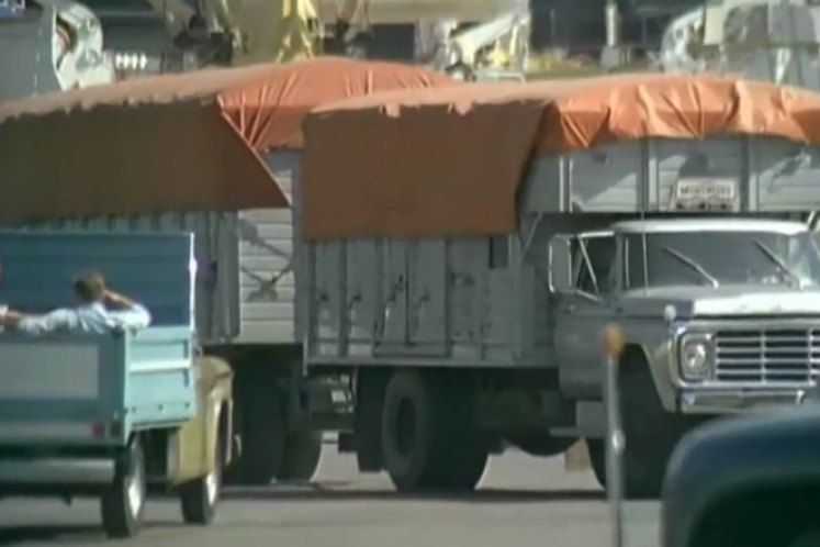 1975 Ford F-7000