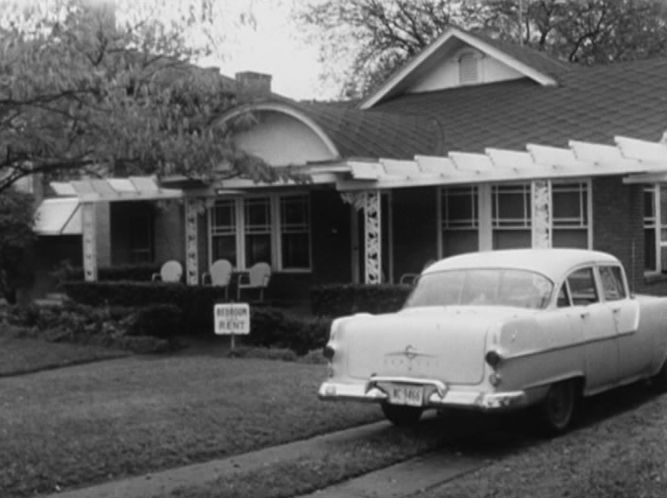 1955 Pontiac Chieftain 4-door Sedan [870]