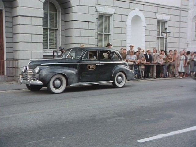 1940 Oldsmobile 70 Four-Door Touring Sedan [3619]