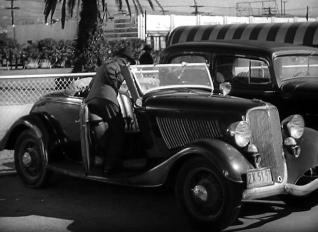 1933 Ford V8 De Luxe Cabriolet [40]