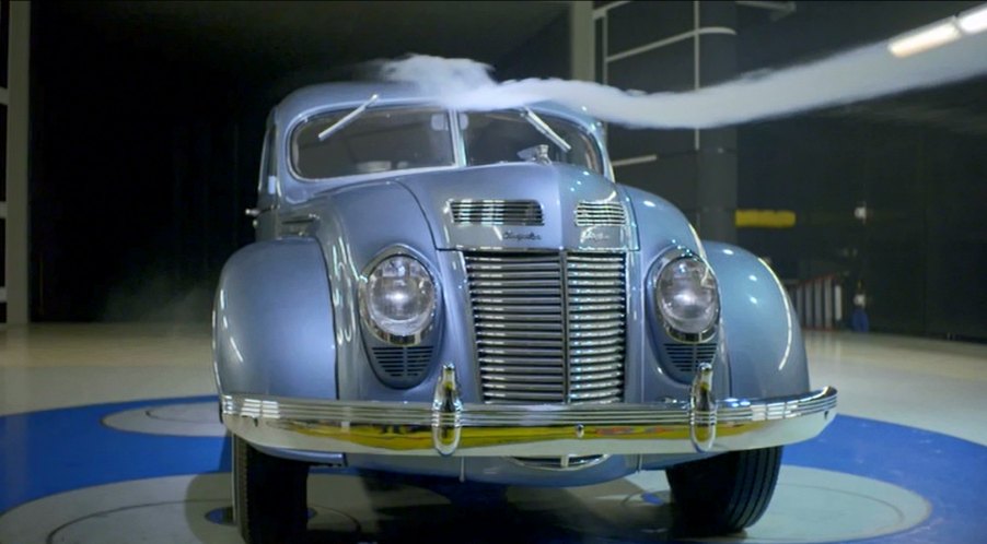 1937 Chrysler Airflow [C-17]