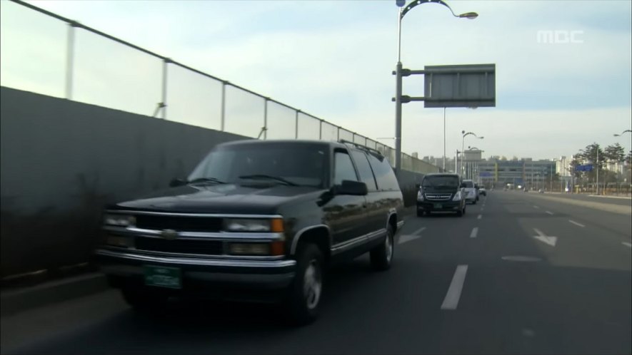 1997 Chevrolet Suburban C-1500 [GMT410]