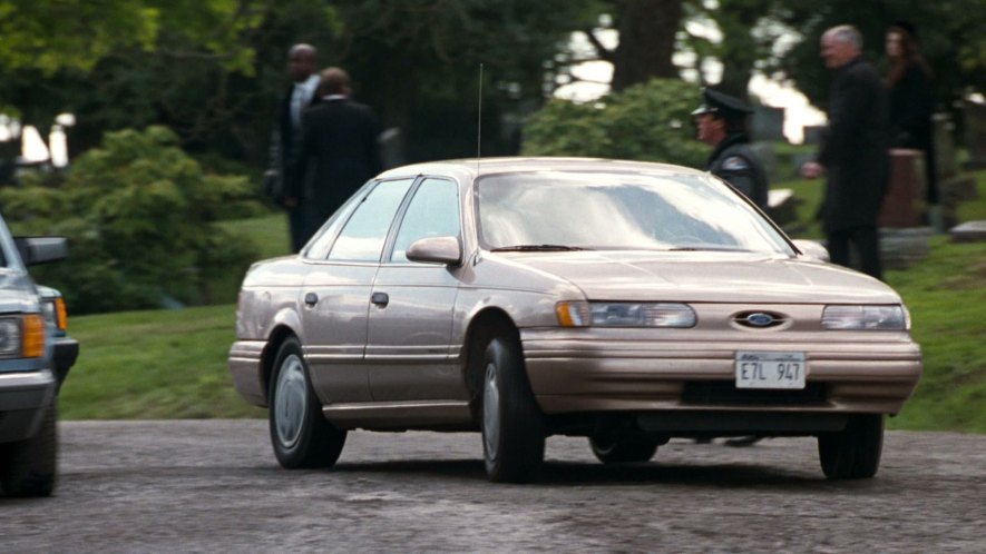 1993 Ford Taurus GL [DN5]